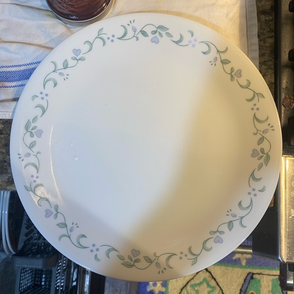 Córrele by Corning - set of 4 dinnerplates White Country Cottage Pattern. - Picture 1 of 4